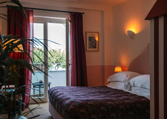 Hotel con piscina: Il Capri Hotel